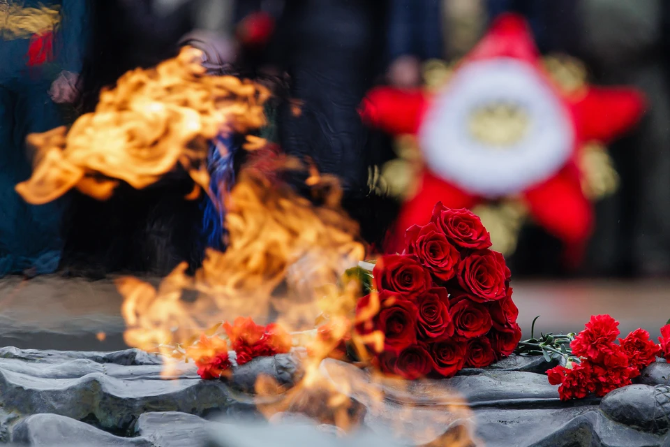 Минута молчания — символ памяти и уважения к подвигу советских солдат и мирных граждан