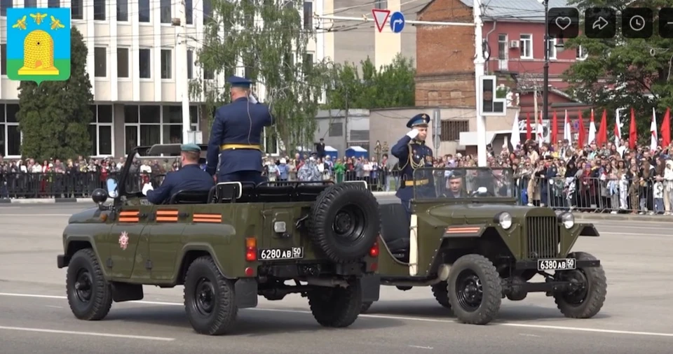 Начался праздник с традиционного парада