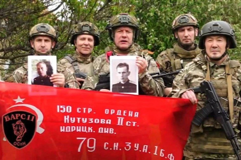 Кубанские казаки поздравили жителей новых регионов России с Днем Победы. Фото: пресс-служба Кубанского казачьего войска