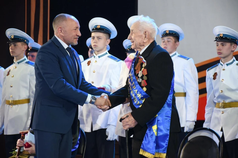 Торжественная церемония состоялась во время праздничного концерта, посвященного 80-летию Победы.