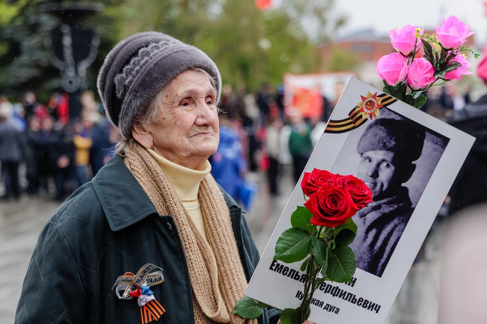 Если в своем отечестве не останется ни пророков, ни святых, ни героев, то с кем себя отождествлять его народу?