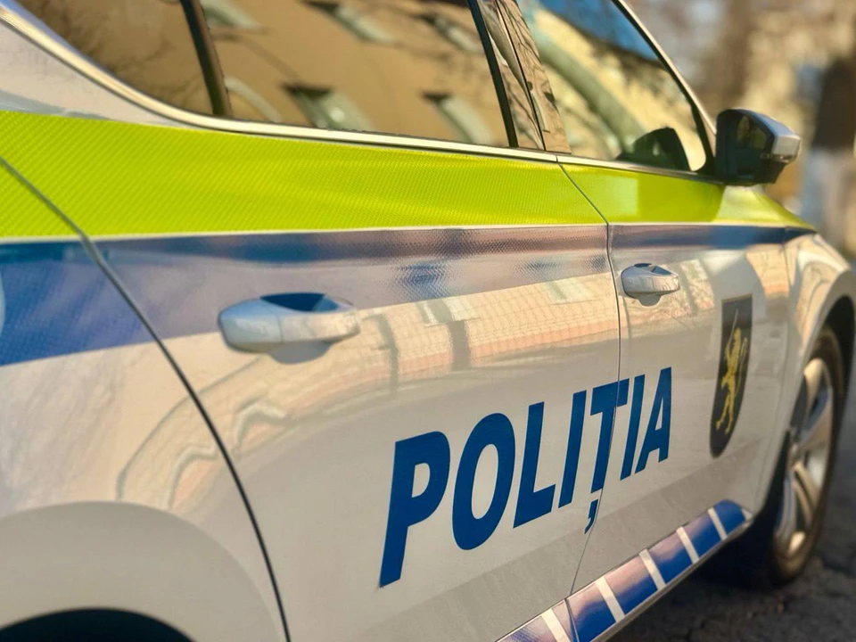 В квартире на Рышкановке найден труп мужчины. Фото:Politia RM