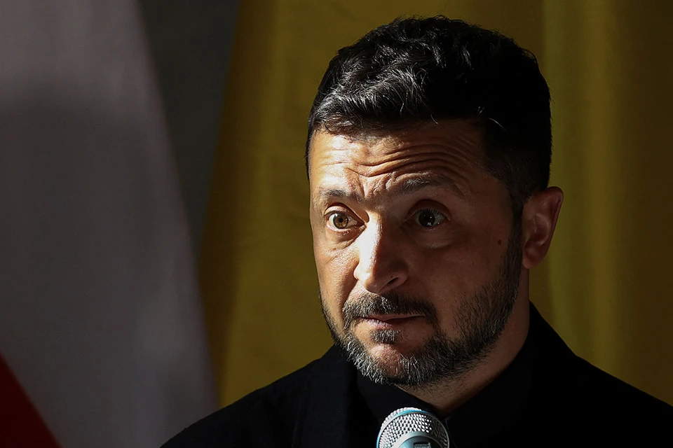 Нелегитимный президент Украины Владимир Зеленский подписал закон о ратификации сделки с Соединенными Штатами Америки (США) о недрах.