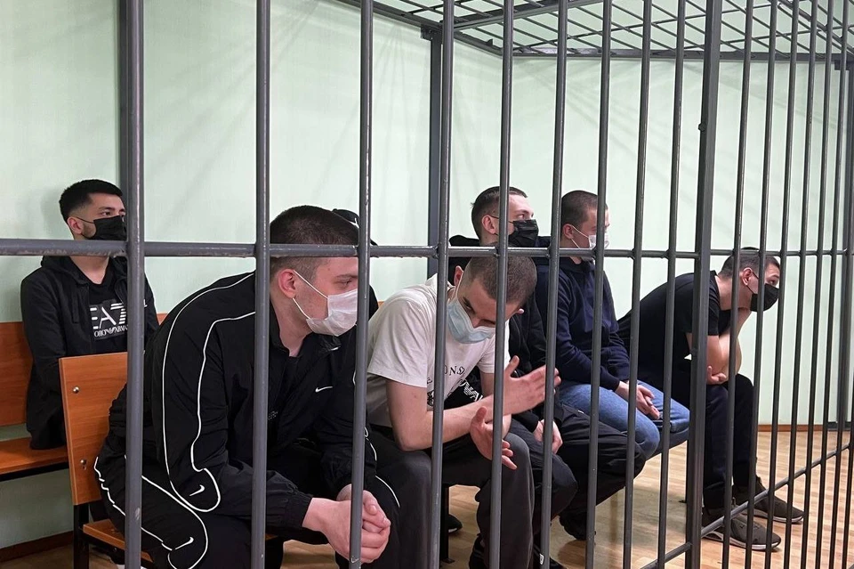 Восемь человек, обвиненных в похищении новосибирца, не признали вину