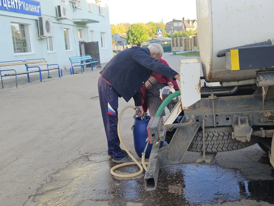 По улицам поселка будет ездить бойлер с водой. Фото: https://t.me/SHARKOV63