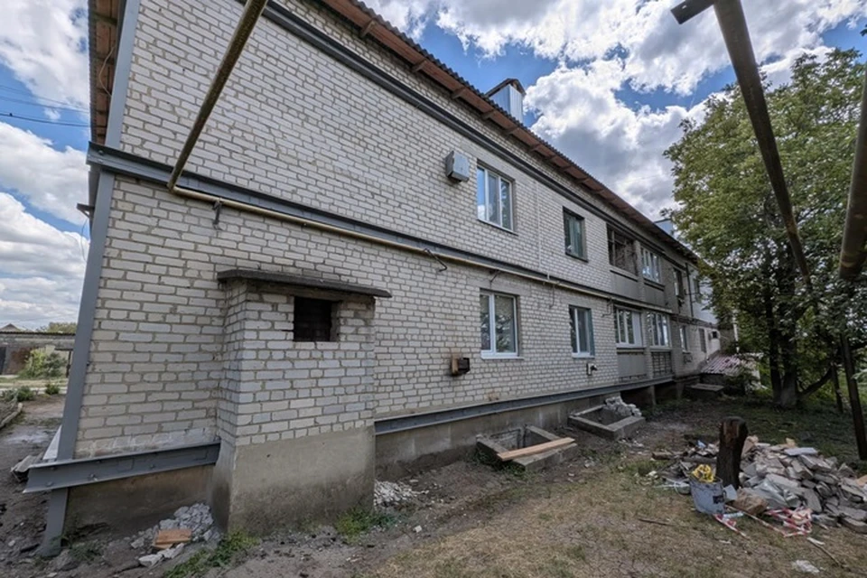 В Старобешево при поддержке Бурятии завершается ремонт аварийного дома. Фото: t.me/starobeshevskiy