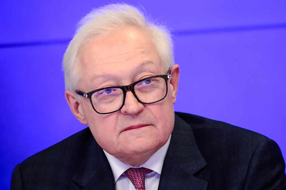Россия имеет все необходимые инструкции по переговорам в Турции и действует в четко обозначенных Путиным рамках, заверил Рябков. Фото: Роман Наумов/URA.RU/ТАСС