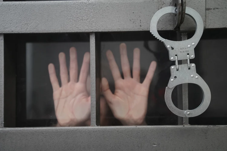 Изучили местность, изготовили взрывчатку: на 17 и 18 лет посадят участников ИГ* за попытку подрыва здания суда в Пятигорске