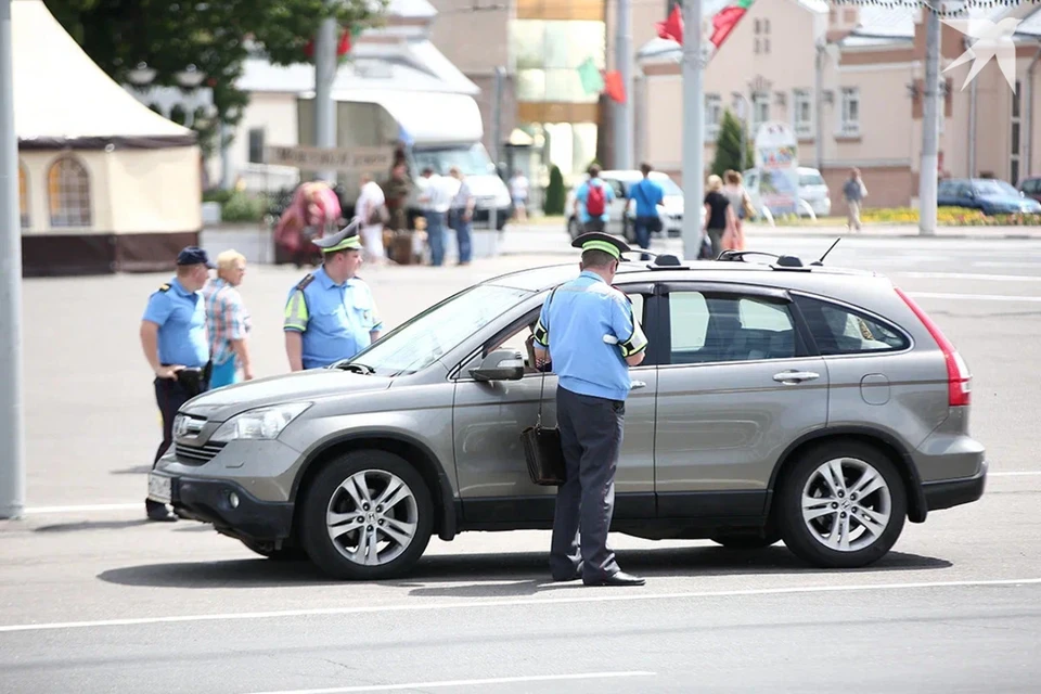 МНС сообщило, что 38 автомобилей было арестовано у белорусских перевозчиков. Снимок носит иллюстративный характер.
