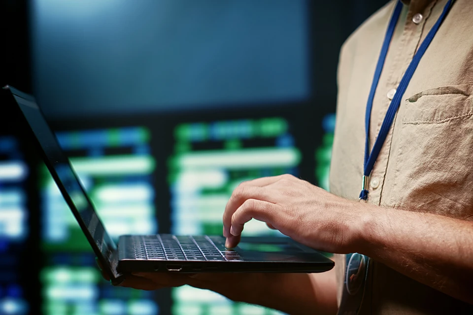 Роскомнадзор помогает отражать DDos-атаку из-за рубежа на электронные сервисы Федеральной налоговой службы (ФНС).