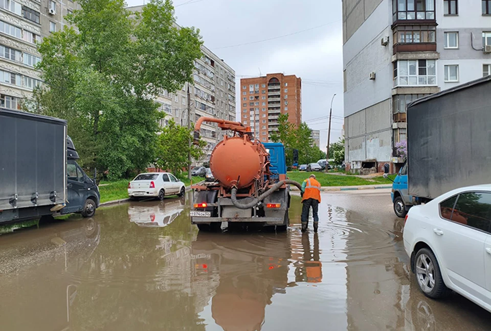 Городские службы в Нижнем Новгороде перевели на усиленный режим из-за дождей.