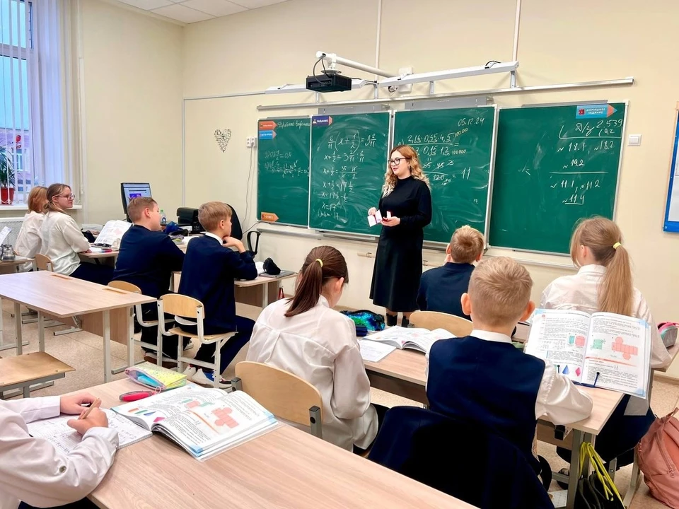 В регионе повысят стипендии студентам-целевикам, а молодым специалистам помогут с первоначальным взносом на ипотеку. Фото: пресс-служба правительства Смоленской области.