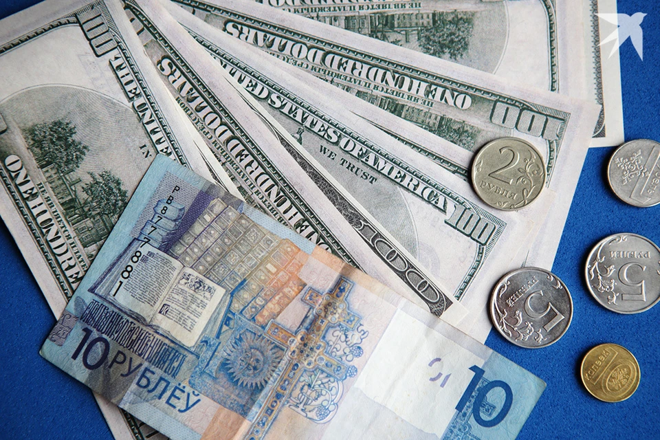 Курс доллара вырос 23 мая.