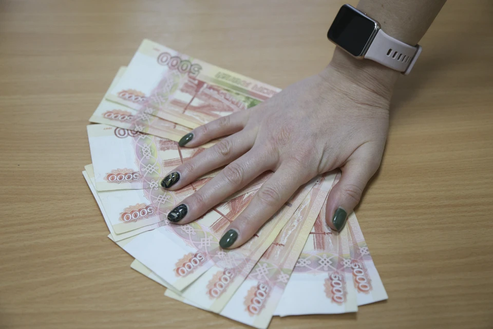 В Кузбассе задержали девушку, которая похитила деньги с карты знакомого.