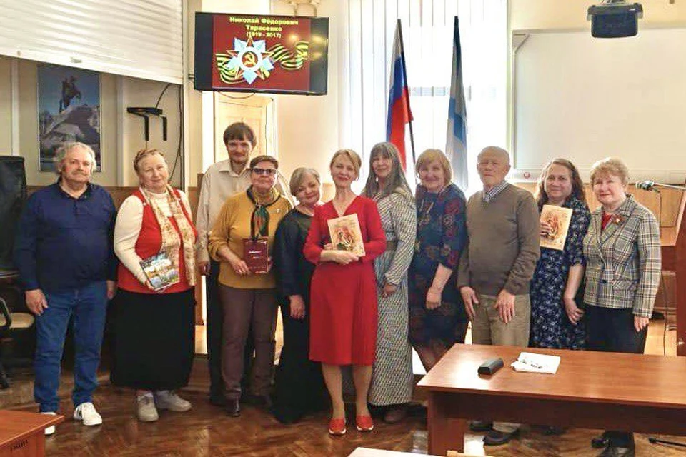 Гости вспоминали поэта, читали его стихи. Фото Ирина Катвалюк.