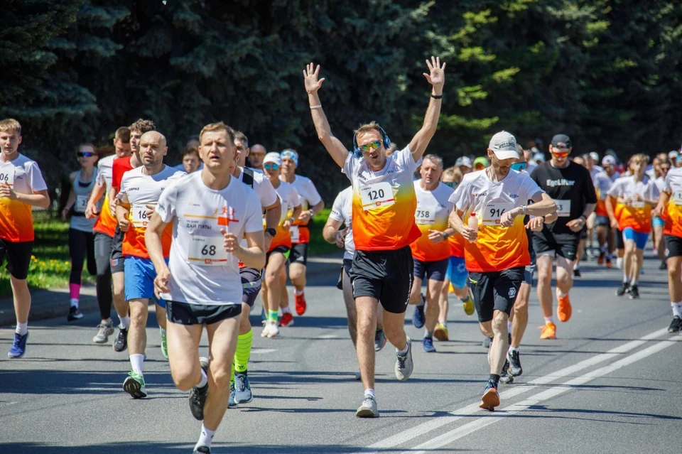 В Новокузнецке прошел ХI благотворительный забег «Дай пять!». Фото: Денис РАССОХИН