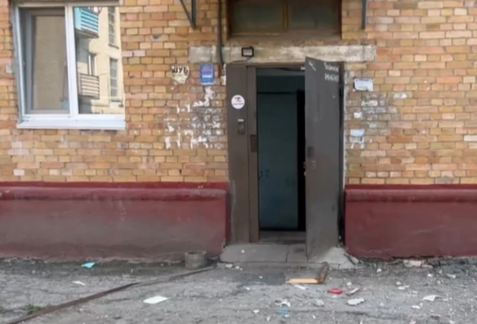 Из дома после взрыва эвакуировали шесть человек. Фото: принтскрин видео прокуратуры Приморского края.