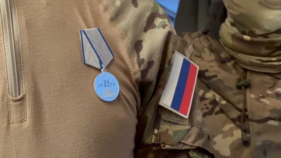 Один из мемориалов посвящен рядовому Бахтыбеку Бекниязову.