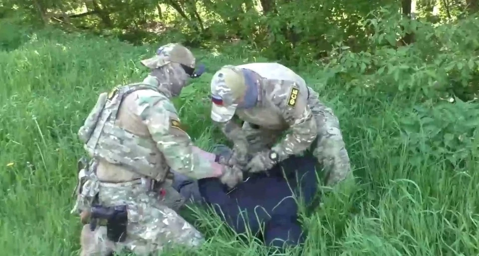 Все задержанные связаны с преступлениями террористического и экстремистского характера или готовились к ним, сообщили в ФСБ. Фото: ФСБ по Кировской области