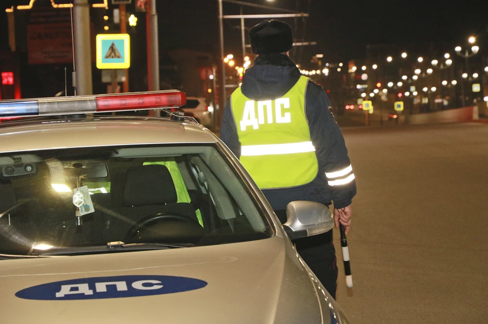 В отношении виновника аварии полицейские составили административный протокол