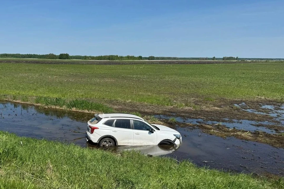 Машина была в воде. Фото: прокуратура НСО