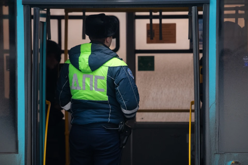 Под Хабаровском перевернулся автобус с 30 детьми