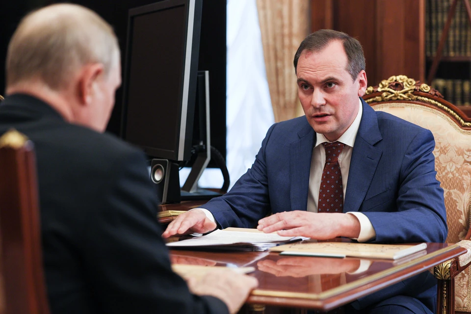 Глава Республики Мордовия Артем Здунов во время встречи с президентом России Владимиром Путиным. Фото: Михаил Климентьев/ТАСС.
