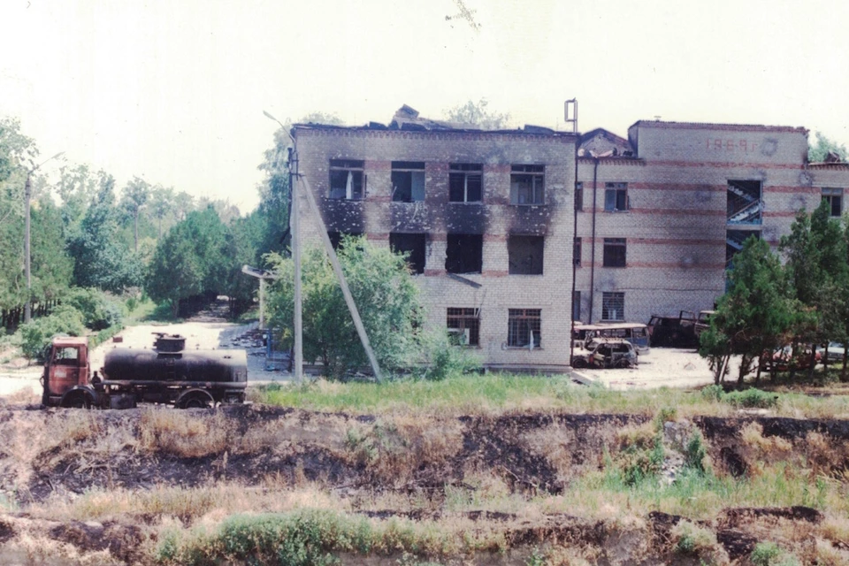 В небольшое здание террористы согнали около 1600 человек. Фото: stavmuseum.ru