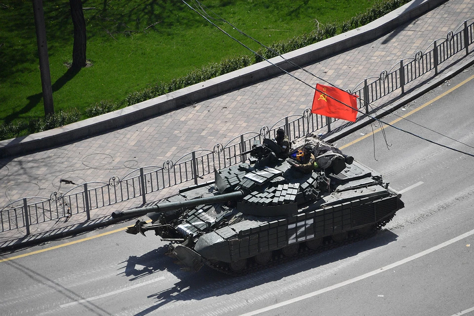 Российские танкисты вошли в Днепропетровскую область