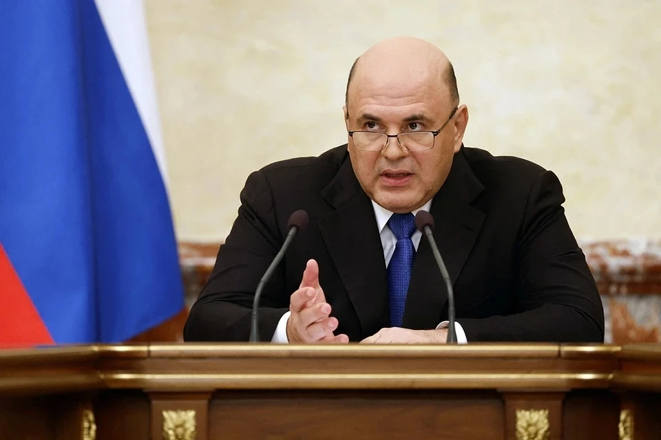 Мишустин поручил ФОМС помогать во всех вопросах ветеранам и участникам СВО