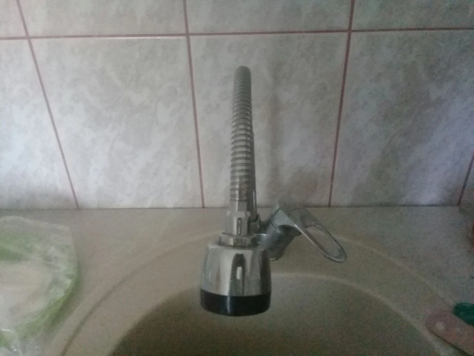 На наполнение системы водоснабжения понадобится некоторое время. То есть вода не появится в квартирах молниеносно.