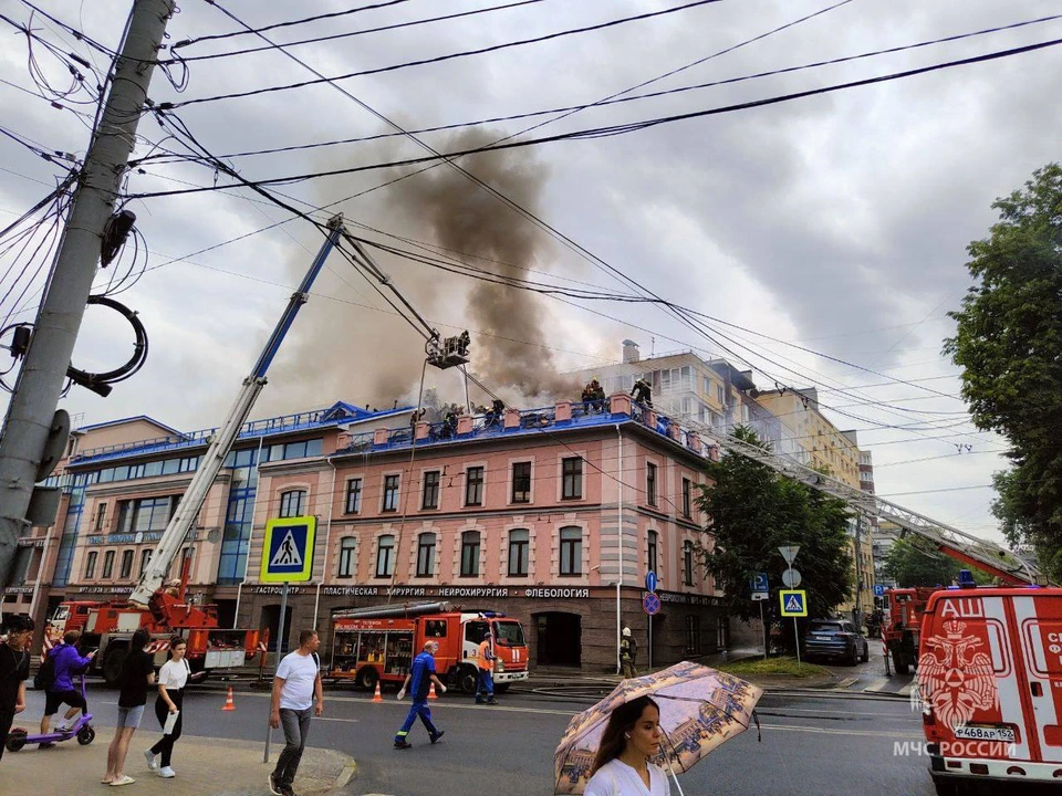МЧС назвало причину возгорания в нижегородской частной клинике в центре города.
