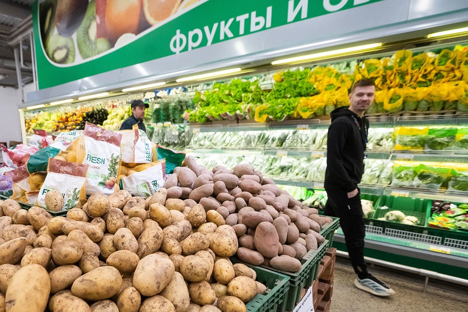 Урожай ранней отечественной картошки должен сбить цены на импортную