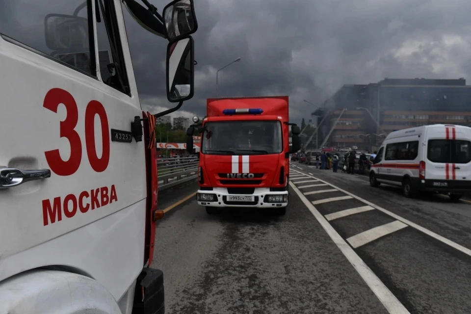 Два человека погибли при пожаре в дачном доме в Подмосковье
