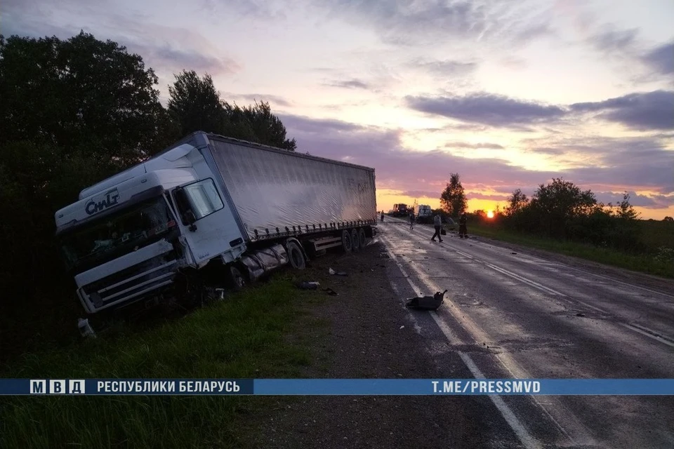 Лобовое ДТП случилось в Витебской области, два человека погибли. Фото: телеграм-канал МВД Беларуси