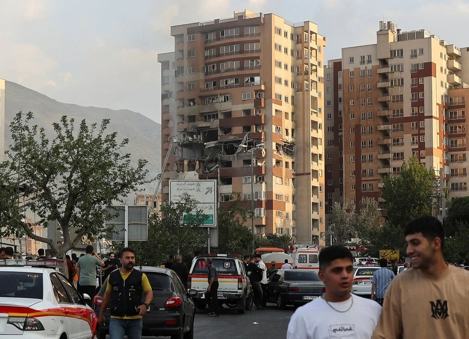 IRNA показало снимки аэропорта в Тегеране с уничтоженными самолетами