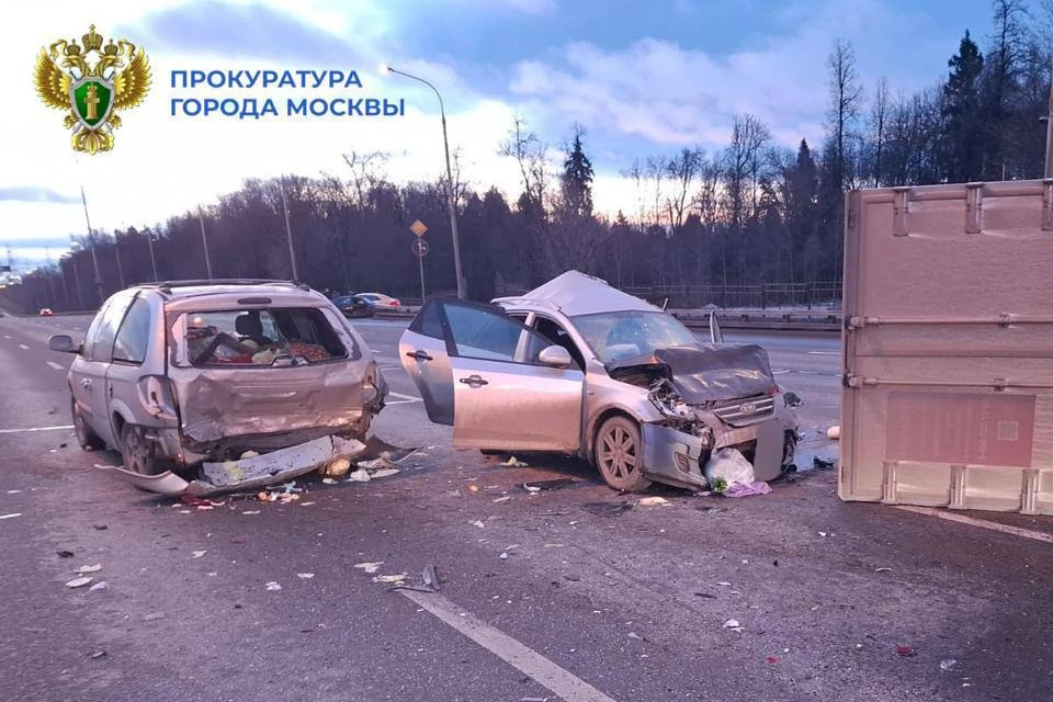 Кадры с места аварии на 36-м км МКАД