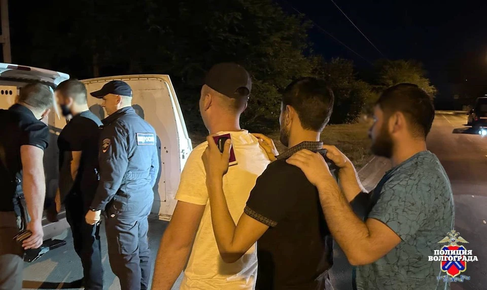 После рейда в полицию увезли два десятка нарушителей.