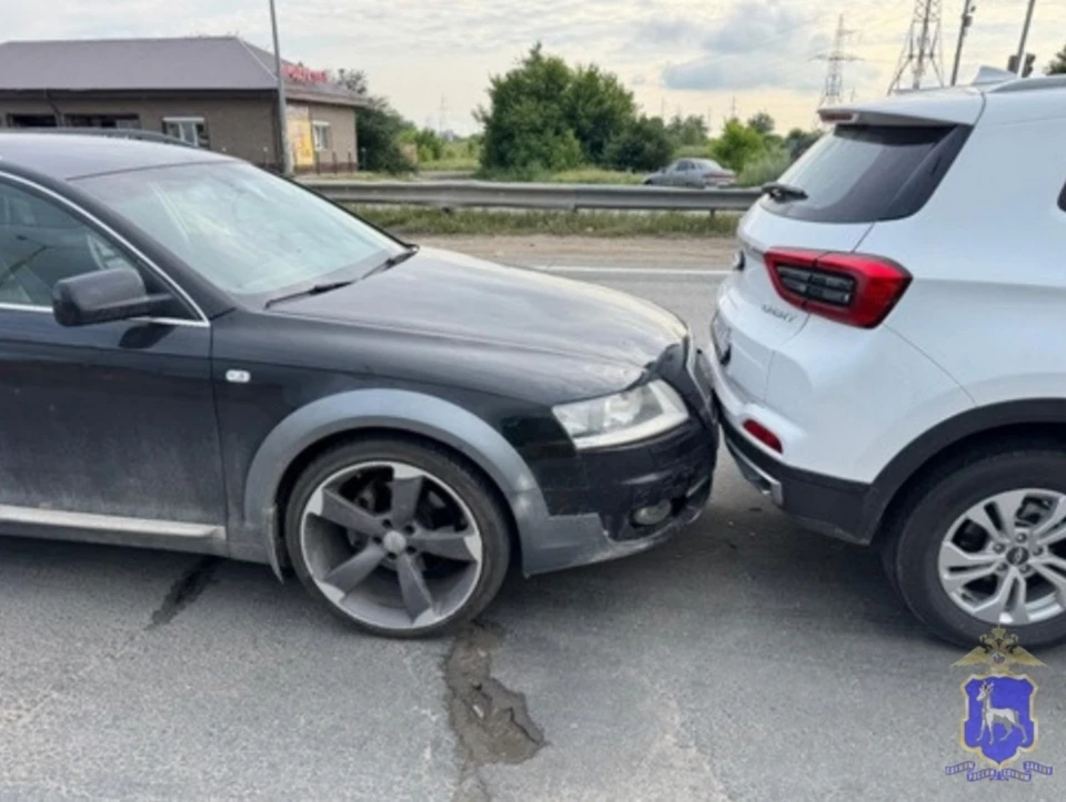 43-летний водитель за рулем Audi A6 наехал на впереди стоящий автомобиль Chery Tiggo 4