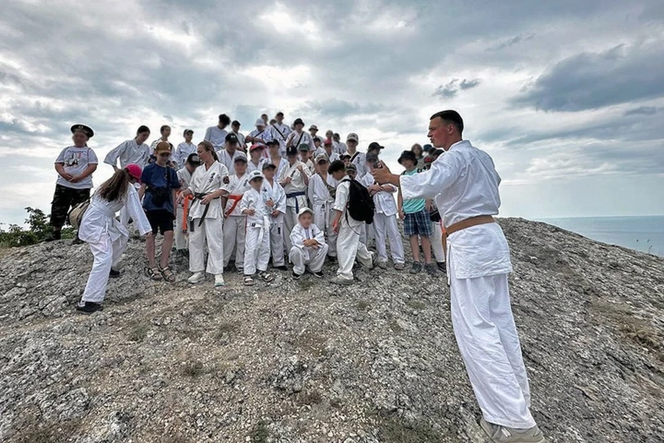 Запорожские каратисты прошли через сборы в Крыму. Фото: управление Росгвардии по Запорожской области