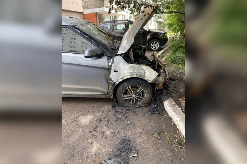 В Красноярске неизвестные подожгли автомобиль местной жительницы. Фото: краевое МВД