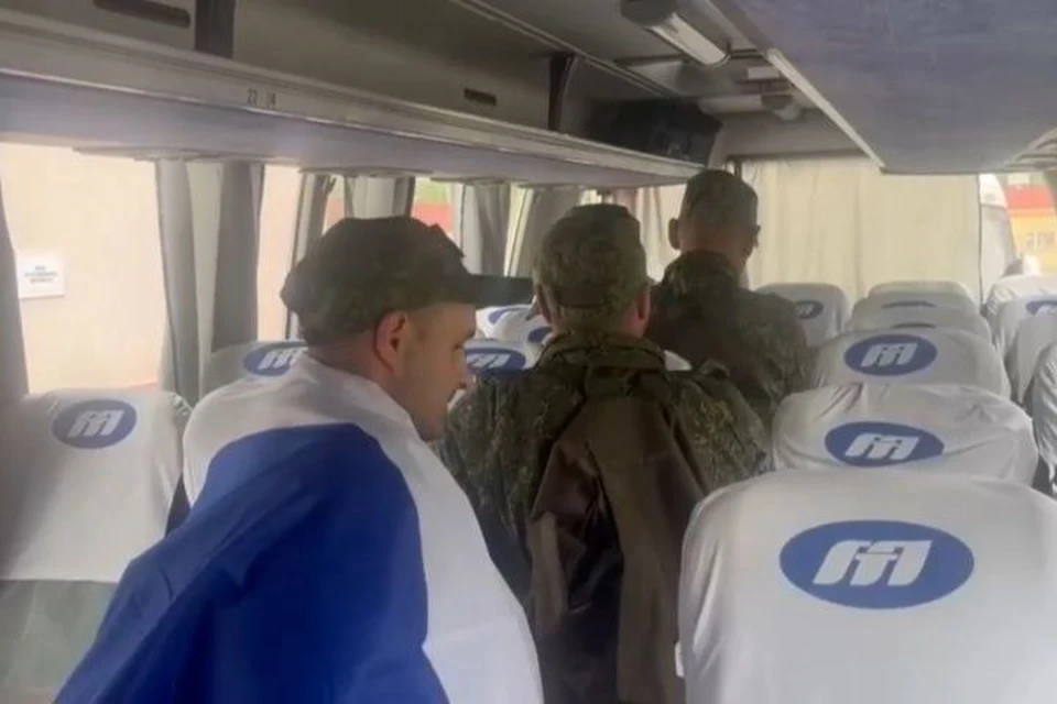 Двое военнослужащих из Иркутской области вернулись из украинского плена