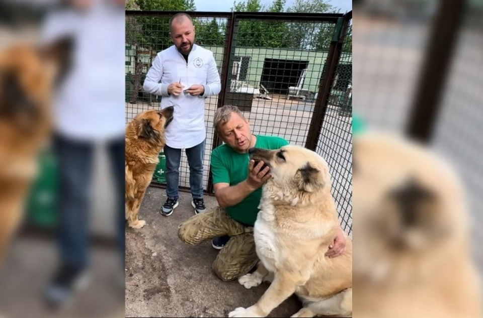 Василий Писковой работает с Олегом Зубковым. Фото: Василий Писковой