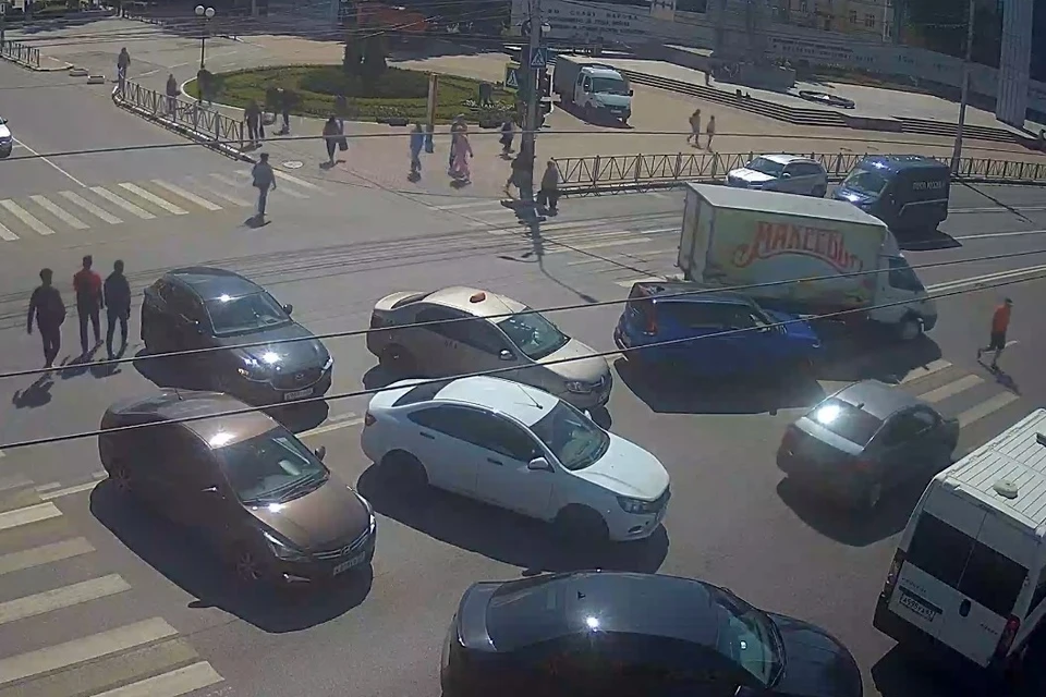 Камера на площади Победы. Сайт не будет транслировать с площади ради безопасности Рязани.