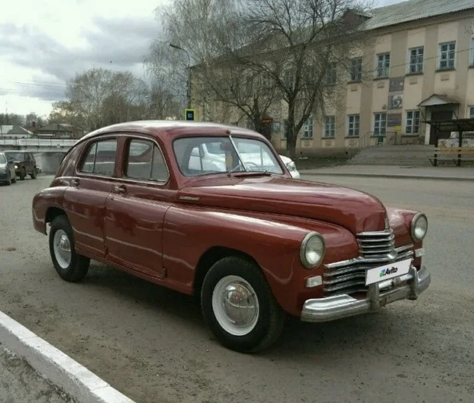 Продавец утверждает, что автомобиль находится в достойном состоянии и за всю свою историю имел всего двух владельцев. Фото: Авито