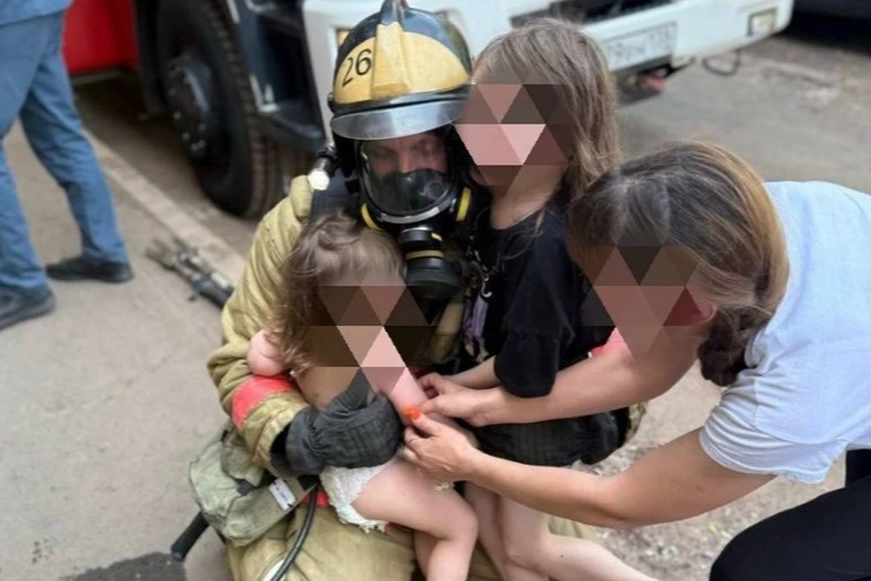 В Братске на пожаре спасли троих детей