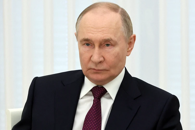 Изменили оплату ЖКХ, защитили язык и пересчитали бюджет: Путин подписал пакет новых законов