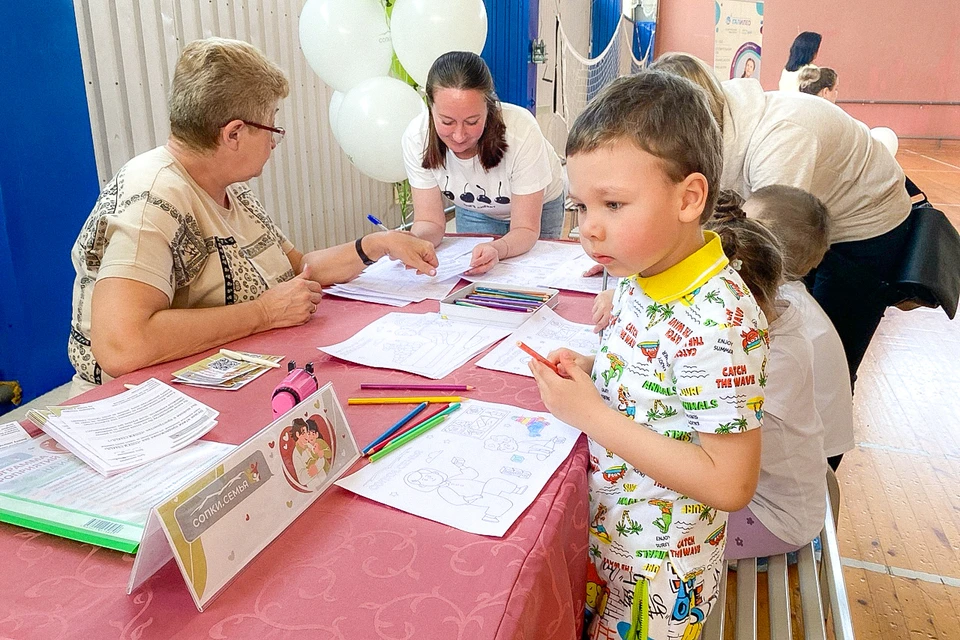 «СОПКИ.СЕМЬЯ» - это уникальная сеть пространств с полезными встречами для родителей, в том числе и будущих.