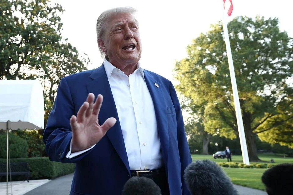 Трамп плюет в сторону Ирана и издевается: президент США цинично шутит про бомбы
