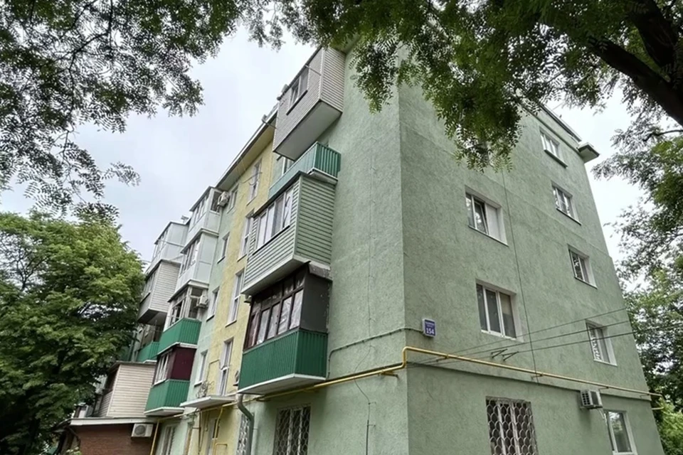 На проспекте Нахимова в Мариуполе восстановили пятиэтажку 1963 года постройки. Фото: РКС-НР